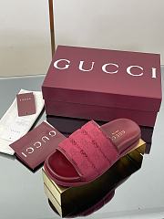 Gucci Men's slide sandal padded GG canvas - 3