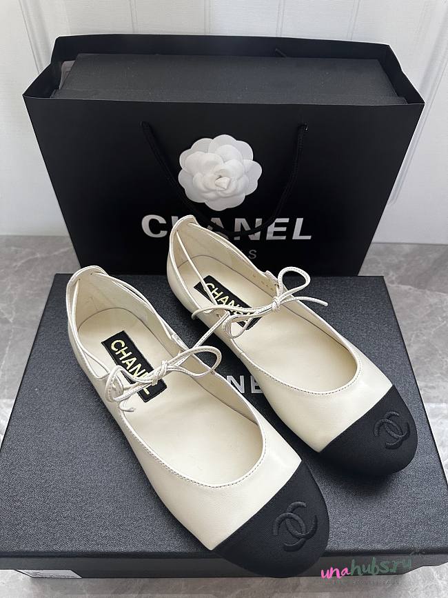Chanel Mary Janes Black&White Flat Shoes - 1