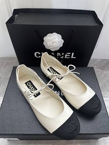 Chanel Mary Janes Black&White Flat Shoes