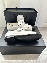 Chanel Mary janes - Lambskin, white & black  - 6