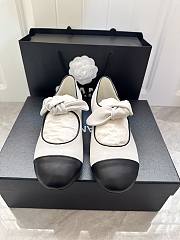 Chanel Mary janes - Lambskin, white & black  - 4