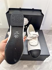 Chanel Mary janes - Lambskin, white & black  - 3