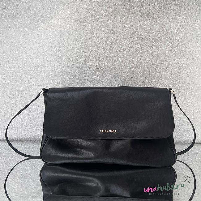 Balenciaga Grungy Shoulder Bag In Black - 42x 27x 9 cm - 1