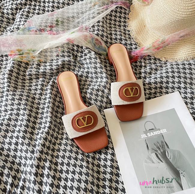 Valentino Garavani VLogo Neutral embellished textured-leather and canvas slides - 1