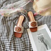 Valentino Garavani VLogo Neutral embellished textured-leather and canvas slides - 4