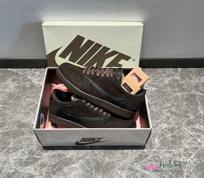 Air Jordan 1 Retro Low OG SP x Travis Scott ‘Velvet Brown - 1