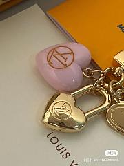 Louis Vuitton Microm Charms Heart Key Holder - 6