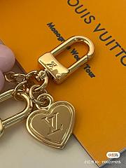 Louis Vuitton Microm Charms Heart Key Holder - 5
