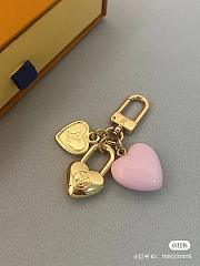 Louis Vuitton Microm Charms Heart Key Holder - 4