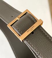 YSL Le 5 A 7 Small Supple In Grained Leather in Light Musk - 22x22x10cm - 4