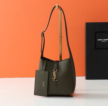 YSL LE 5 À 7 supple baby in grained leather - 15 X 16 X 7 CM