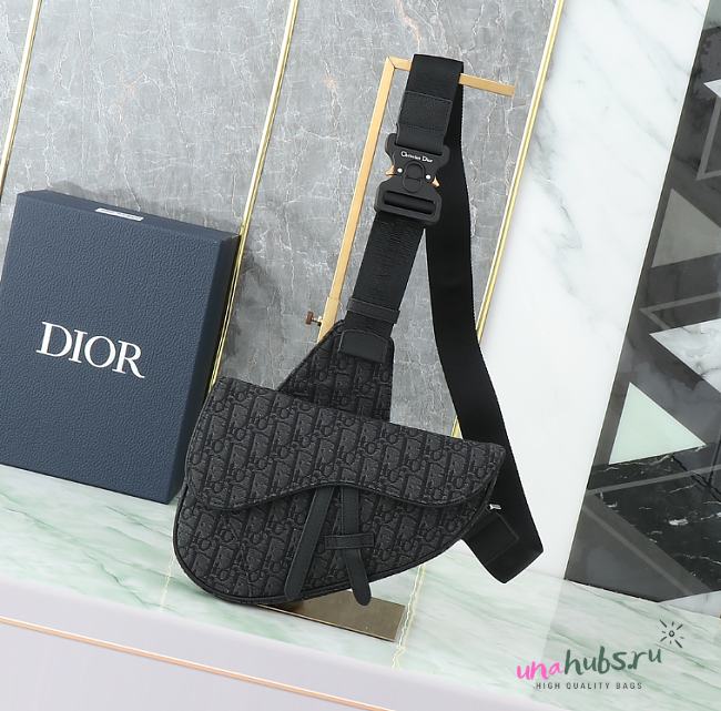 Dior Saddle Bag in Black Dior Oblique Jacquard 26 x 19 x 4.5cm - 1