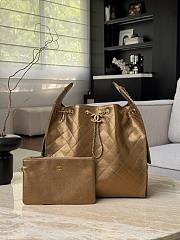 	 Chanel 25 Bag Gold Metallic grained calfskin - 30x40x15cm - 1