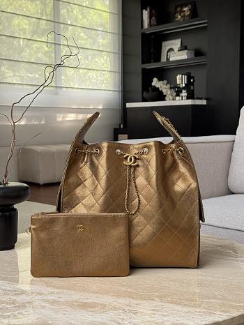 	 Chanel 25 Bag Gold Metallic grained calfskin - 30x40x15cm