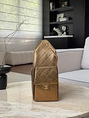 	 Chanel 25 Bag Gold Metallic grained calfskin - 30x40x15cm - 6