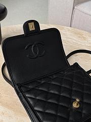 Chanel Grained Shiny Calfskin & Gold-Tone Metal - 22x19.5x7cm - 2
