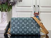	 Louis Vuitton Speedy P9 Crocodile In Blue - 25 x 15 x15 - 6