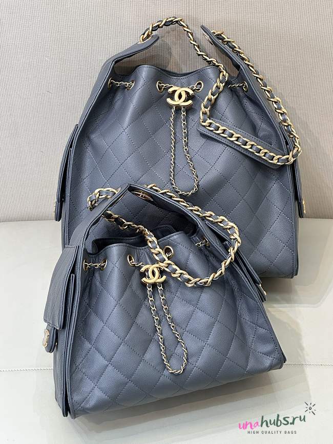 Chanel 25 Bag grained calfskin in grey - 1
