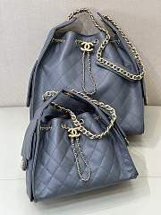 Chanel 25 Bag grained calfskin in grey - 1