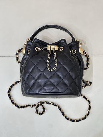 Chanel Bucket Bag In Black Lambskin - 18*19*15cm