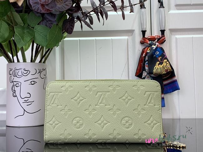 Louis Vuitton Zippy Long Wallet Green Monogram - 19.5x10.5x2.5cm - 1