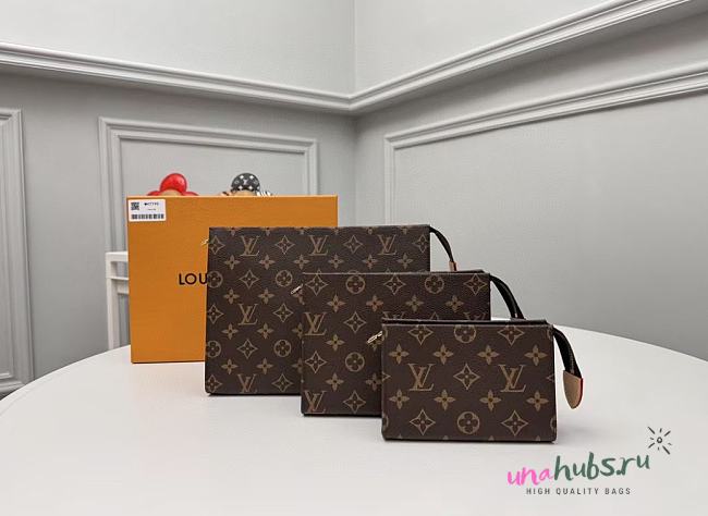 Louis Vuitton Trio Toilet Pouch - 25 x 20 x 5.5 cm - 1