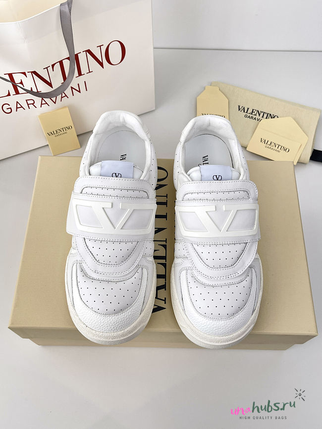 	 Valentino Joie de Jouer sneakers in white - 1
