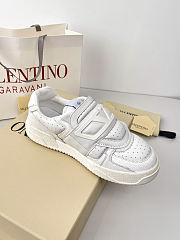 	 Valentino Joie de Jouer sneakers in white - 4