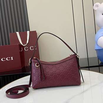 Gucci Small Emblem Shoulder Bag Red 22x14x8cm