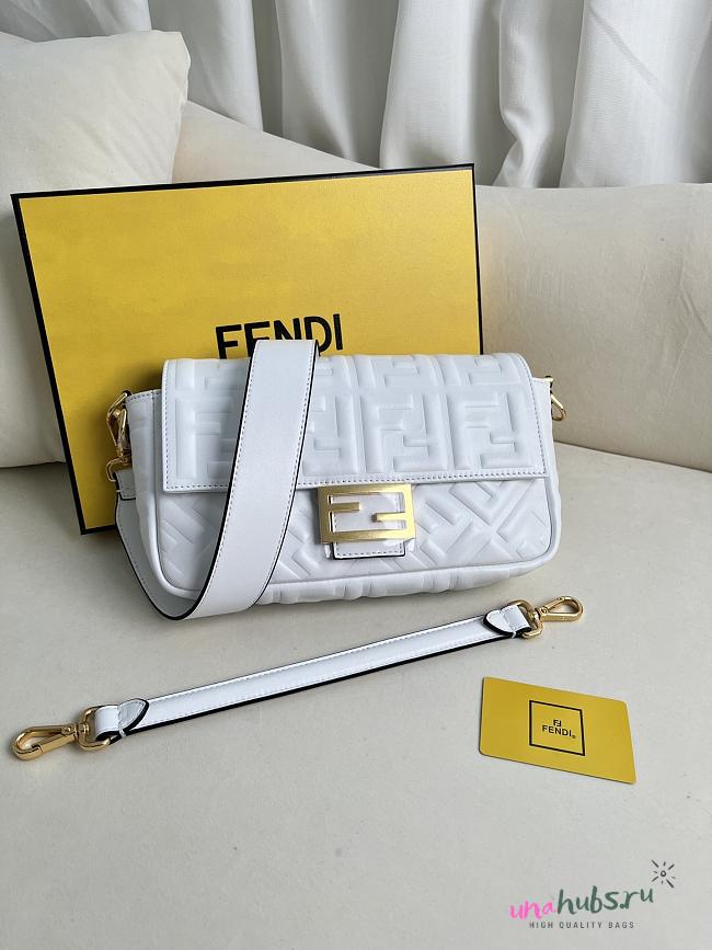 Fendi Baguette Bag White 27cm - 1