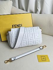Fendi Baguette Bag White 27cm - 3