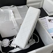 Chanel Medium Flap Bag White Caviar Silver 25cm - 2