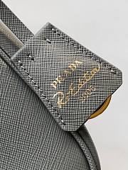 Prada Re-Edition 2005 Grey Bag 22x18x6.5cm - 6
