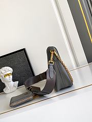 Prada Re-Edition 2005 Grey Bag 22x18x6.5cm - 3