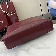 Gucci GG Emblem Medium Shoulder bag Red 30.5x30.5x9cm - 5