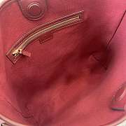 Gucci GG Emblem Medium Shoulder bag Red 30.5x30.5x9cm - 2