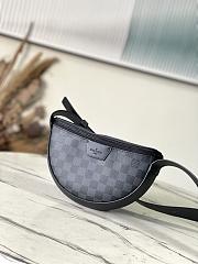 Louis Vuitton LV Moon Crossbody Damier 24.5x16x4.5cm - 1