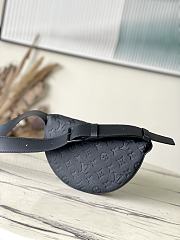 Louis Vuitton LV Moon Crossbody Black 24.5cm - 4