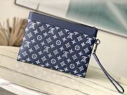 Louis Vuitton LV Pochette To-Go Navy Blue 30x21.5x1cm - 3