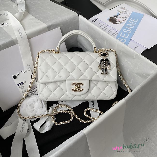 Chanel Top Handle White Lambskin 20cm - 1