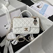Chanel Top Handle White Lambskin 20cm - 1