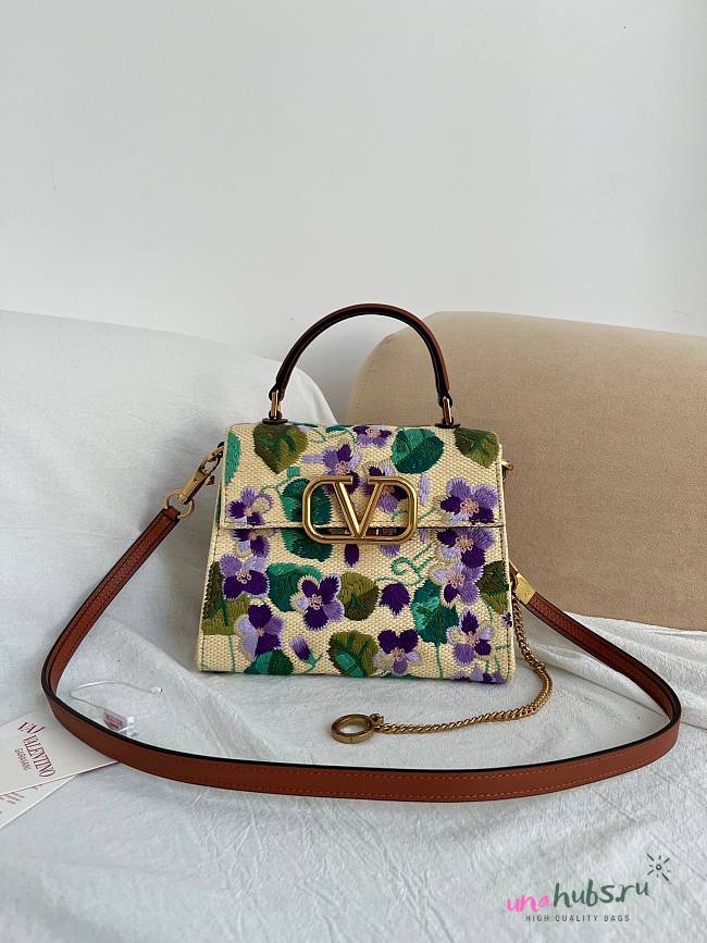 Valentino Garavani v Sling embroidered Tote 22x10x18cm - 1