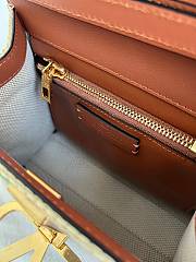 Valentino Garavani v Sling embroidered Tote 22x10x18cm - 4