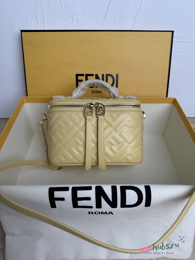 Fendi Vanity Yellow nappa leather 16x11x8cm - 1