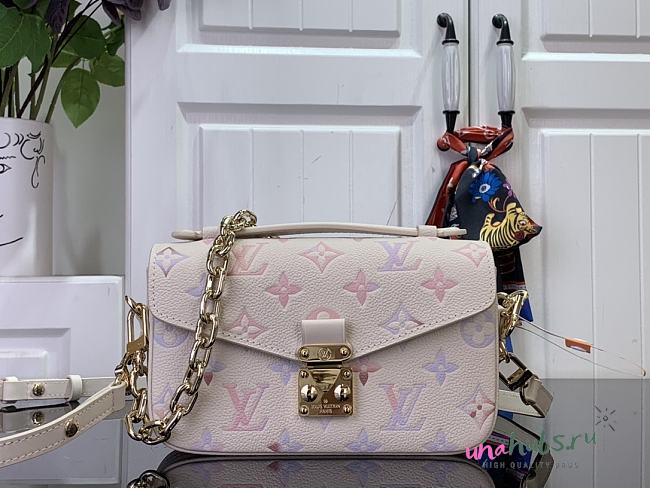 Louis Vuitton Pochette Métis East West Dream Beige 21.5x13.5x6cm - 1