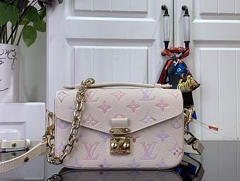 Louis Vuitton Pochette Métis East West Dream Beige 21.5x13.5x6cm