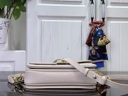 Louis Vuitton Pochette Métis East West Dream Beige 21.5x13.5x6cm - 5