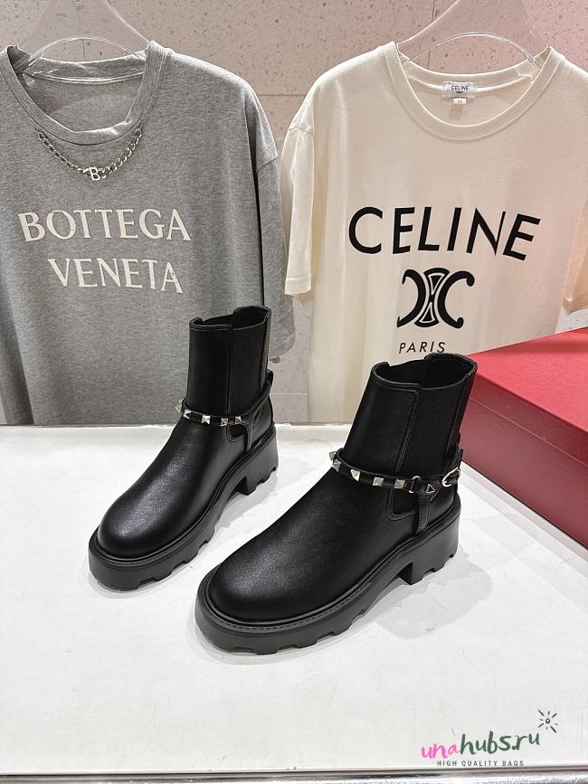 Valentino Garavani Black Rockstud Beatle boots - 1