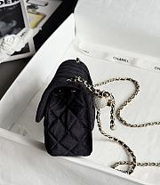 Chanel Flap Bag Black Velvet 20x13x7cm - 3