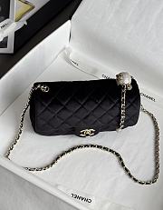 Chanel Flap Bag Black Velvet 20x13x7cm - 4